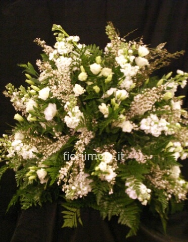 Composizione funebre fiori misti
