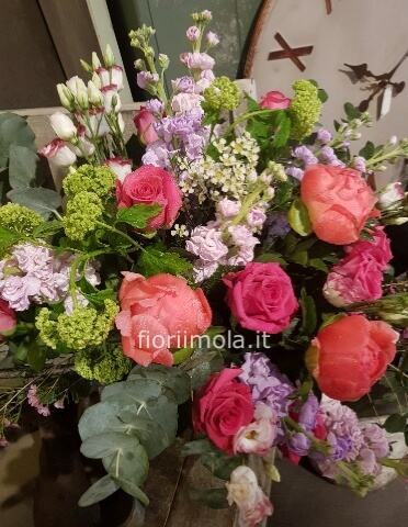 Mazzo fiori misti con peonie